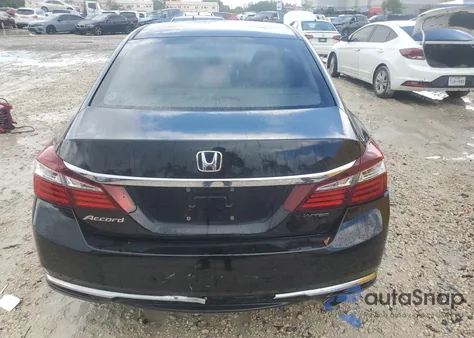 2017 Honda Accord Lx z USA, uszkodzony, nr VIN 1HGCR2F34HA229983